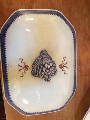 Lot 173 - ~A Chinese Porcelain Tureen, Cover and Stand,...