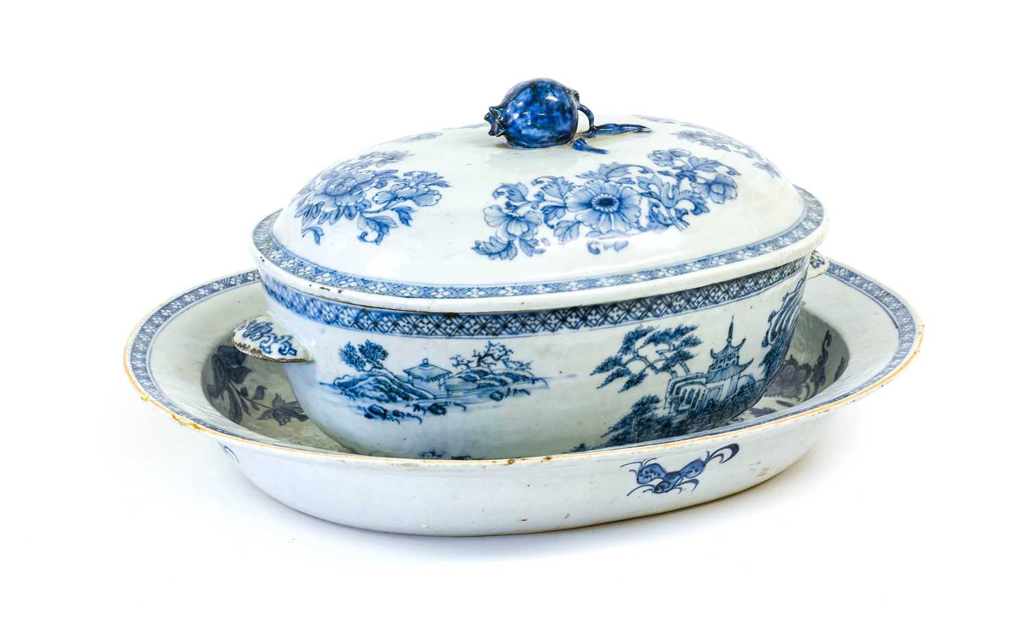 Lot 174 - ~A Chinese Porcelain Tureen and Cover,...