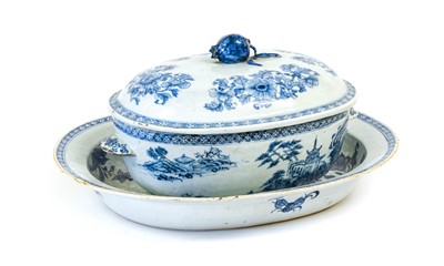 Lot 174 - ~A Chinese Porcelain Tureen and Cover,...