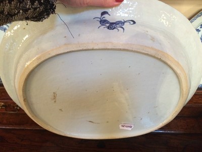 Lot 174 - ~A Chinese Porcelain Tureen and Cover,...