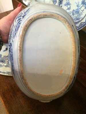 Lot 174 - ~A Chinese Porcelain Tureen and Cover,...