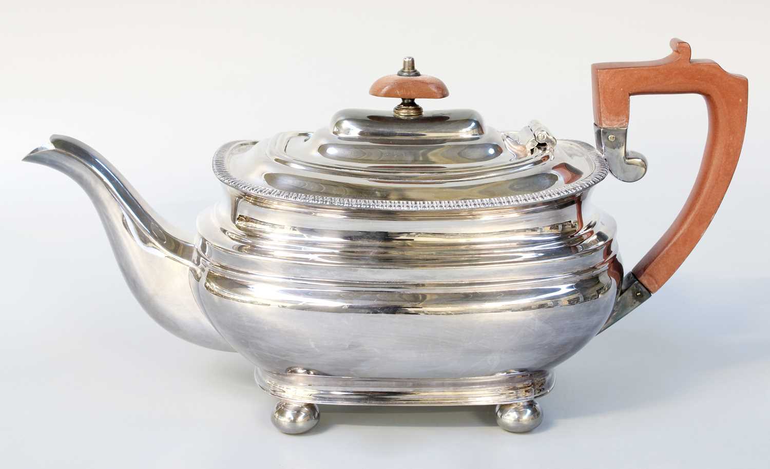 Lot 31 - An Elizabeth II Silver Teapot, by Mappin and...