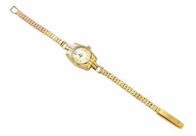 Lot 390 - A Lady's 9 carat Gold wristwatch