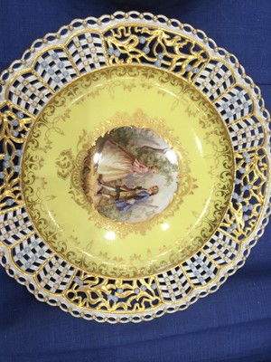 Lot 155 - A Meissen Porcelain Plate, early 20th century,...