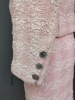 Lot 1098 - Chanel Boutique Pale Pink and White Boucle...