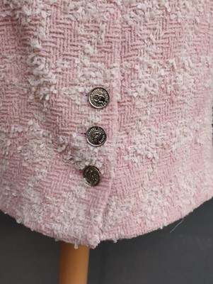 Lot 1098 - Chanel Boutique Pale Pink and White Boucle...