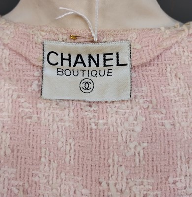 Lot 1098 - Chanel Boutique Pale Pink and White Boucle...