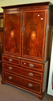 Lot 474 - Regency mahogany linen press