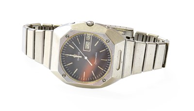 Lot 485 - A Stainless Steel Day/Date Quartz Omega...