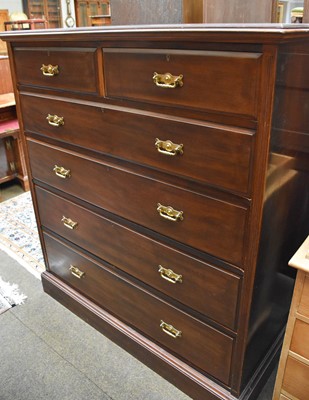 Lot 1337 - A Mahogany Five Height Straight Front Chest of...