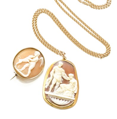 Lot 444 - A Cameo Pendant on Chain, the shell cameo...