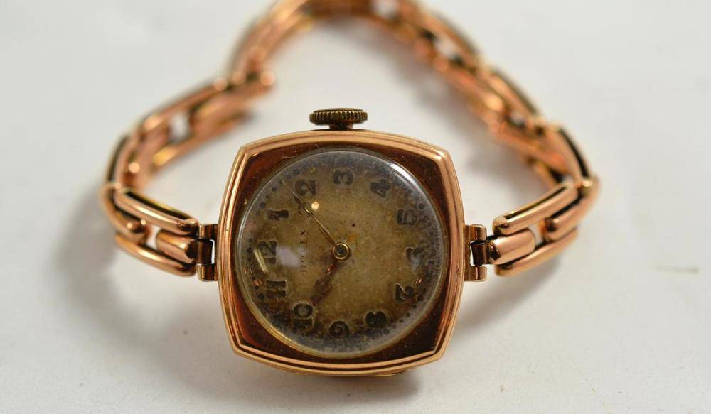 Lot 18 - A lady's Rolex wristwatch, case stamped 375