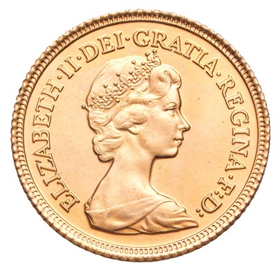 Lot 319 - Elizabeth II, Half Sovereign 1982; uncirculated