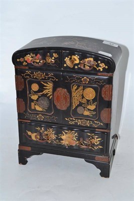 Lot 42 - Japanese lacquer small cabinet