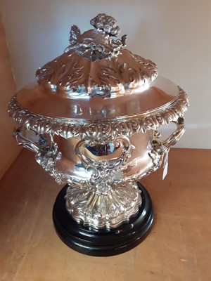 Lot 2090 - A William IV Silver Cup and Cover