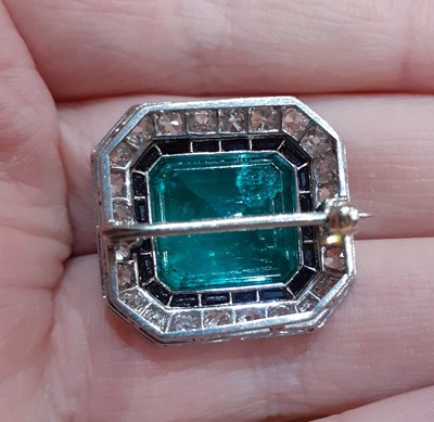 Lot 2344 - An Art Deco Colombian Emerald, Diamond and...