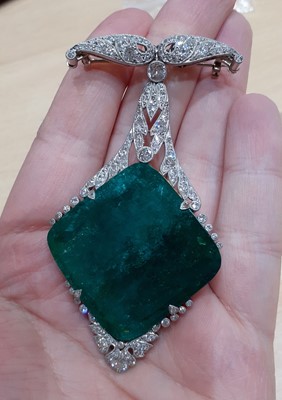 Lot 2343 - A Belle Epoque Colombian Emerald and Diamond...