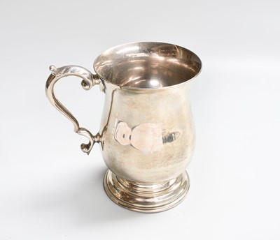 Lot 22 - An Elizabeth II Silver Mug, by Walker and Hall,...