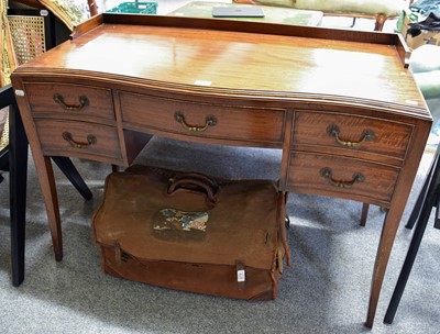 Lot 114 - A 20th Century Mahogany Serpentine Fronted...