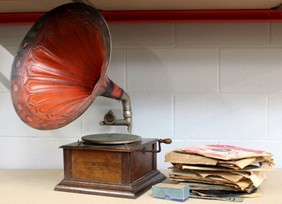 Lot 245 - A Peerless Gramophone, with red toleware horn