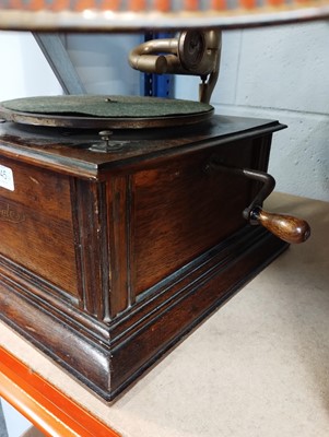 Lot 245 - A Peerless Gramophone, with red toleware horn