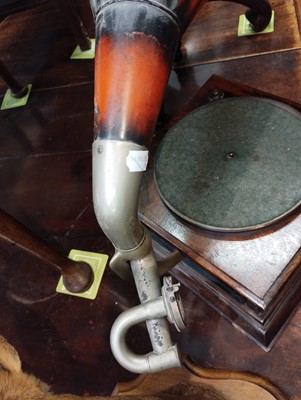 Lot 245 - A Peerless Gramophone, with red toleware horn