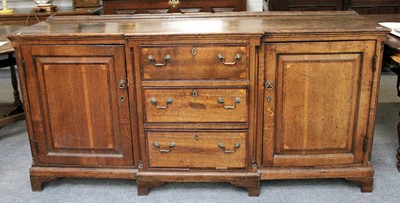 Lot 91 - An 18th Century Inlaid and Crossbanded Oak...