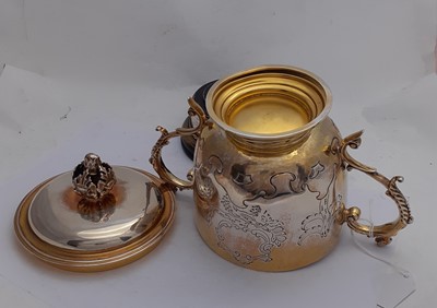 Lot 2137 - A George V Silver-Gilt Porringer and Cover