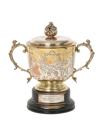 Lot 2137 - A George V Silver-Gilt Porringer and Cover