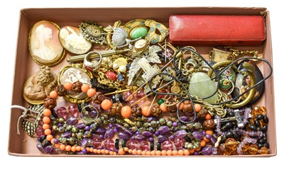 Lot 404 - A Quantity of Costume Jewellery, including...