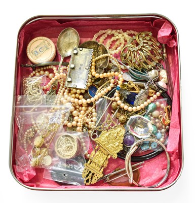 Lot 479 - A Quantity of Costume Jewellery, including a...