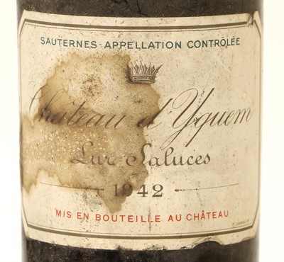 Lot 10 - Château d'Yquem 1942, Lur Saluces (one bottle)...