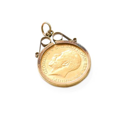 Lot 431 - A 1914 Half Sovereign Pendant, length 3.0cm