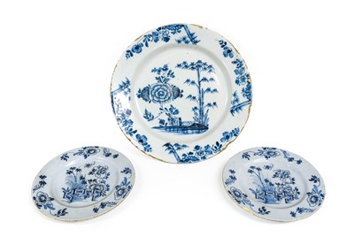 Lot 30 - An English Delft Charger, 18th century,...