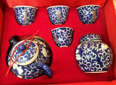 Lot 189 - Assorted Chinese and Japanese Porcelain,...