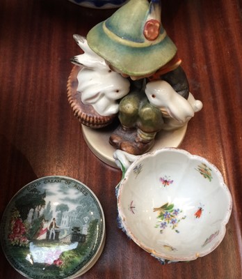 Lot 189 - Assorted Chinese and Japanese Porcelain,...