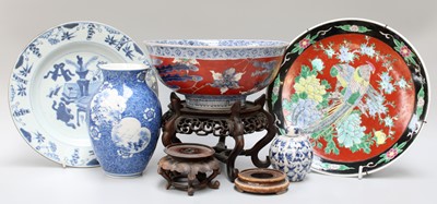 Lot 189 - Assorted Chinese and Japanese Porcelain,...