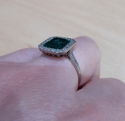 Lot 2331 - An Early 20th Century Colombian Emerald and...