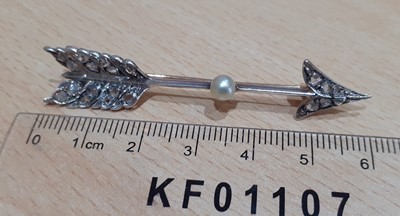 Lot 2103 - A Diamond and Pearl Arrow Brooch, circa 1900...