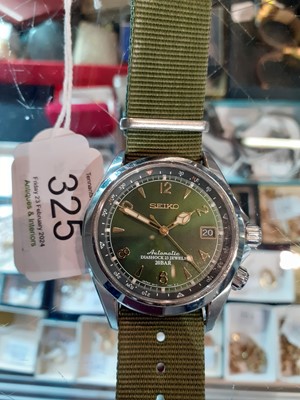 Lot 325 - A Seiko Automatic Green Dial Wristwatch