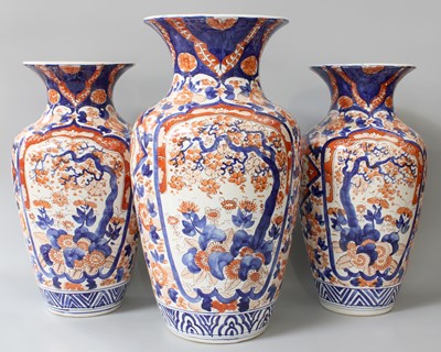 Lot 172 - A Pair of Early 20th Century Imari Baluster...