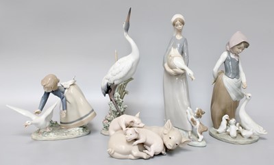 Lot 183 - Five Pieces of Lladro