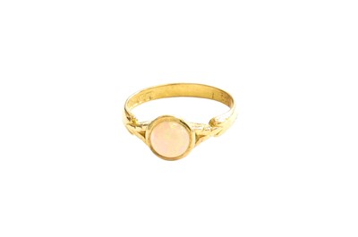 Lot 423 - An 18ct Gold Opal Ring, the round cabochon...