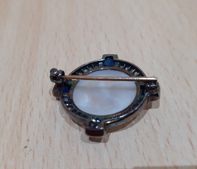 Lot 2322 - A Late 19th/Early 20th Century Moonstone,...