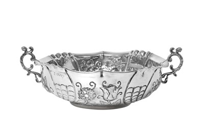 Lot 2287 - A Victorian Silver Bowl