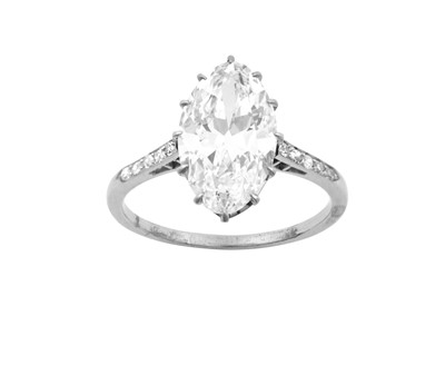 Lot 2283 - An Early 20th Century Diamond Solitaire Ring...