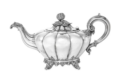 Lot 2266 - A Victorian Silver Teapot