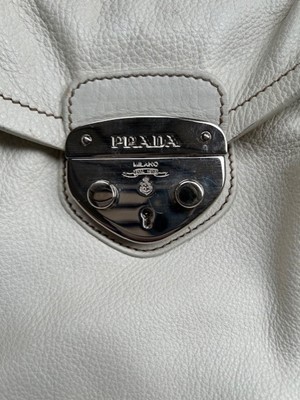 Lot Prada Cream Leather Shoulder Bag, with zipped...