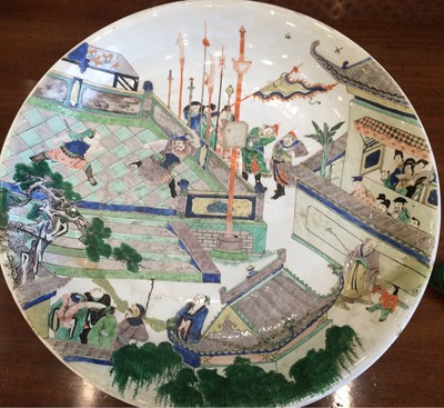 Lot 3 - A Chinese Porcelain Charger, Kangxi, painted...
