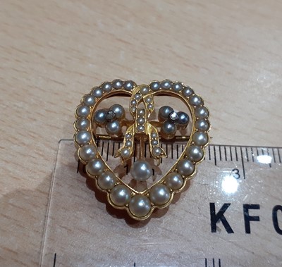 Lot 2126 - A Victorian Split Pearl and Diamond Brooch the...